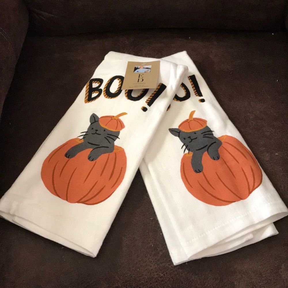 NWT Ellen Degeneres Halloween kitchen towels